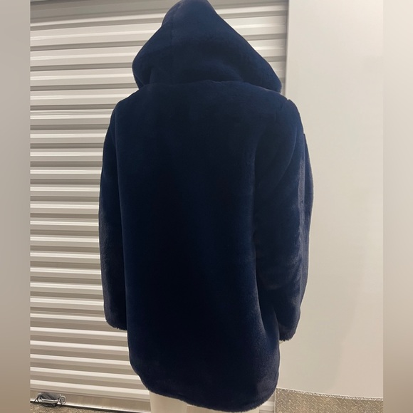 “maria” coat in navy blue by apparis - Picture 5 of 10